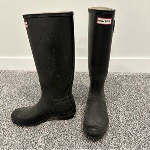 Black original tall Hunter rubber boots